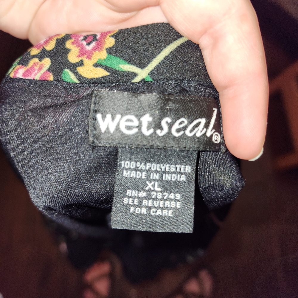 Wet Seal XL high waisted shortened inseam chiffon floral shorts - Picture 13 of 13